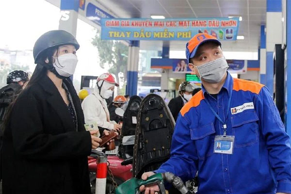 Ngày mai, giá xăng dầu trong nước tiếp tục giảm?-1