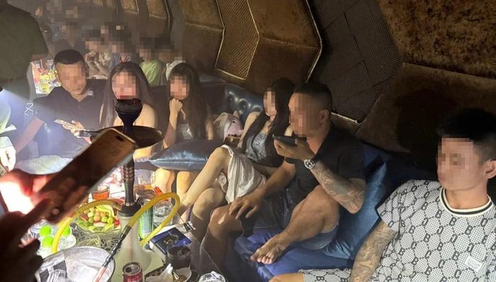 23 thanh niên bay lắc trong quán bar ở Bình Dương-1