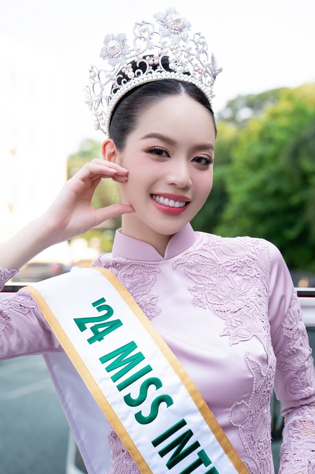 Miss International 2024 Thanh Thủy giải thích về hành động cúi đầu ở Chung kết-2