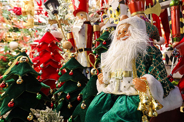 Tạo hình người tuyết, nghề lạ hái bộn tiền ở Thủ đô mùa Giáng sinh-14