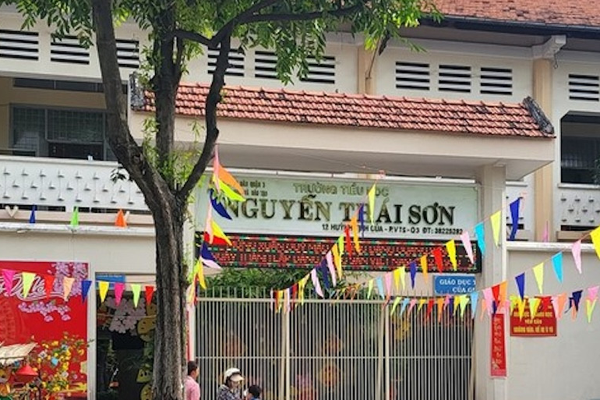 Thu mỗi học sinh 20 nghìn/tháng tiền nước uống, trường thừa gần 200 triệu-1