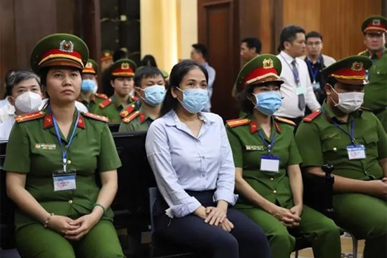 Ngoài xe sang, đồng hồ xa xỉ, bà chủ Xuyên Việt Oil còn tìm hiểu sở thích của quan chức để tặng quà