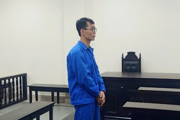 Bắt tạm giam nghịch tử tẩm xăng đốt bố mẹ tử vong-2