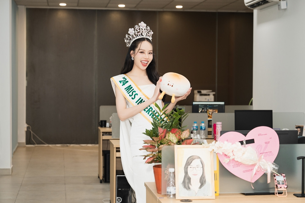 Lý do Miss International 2024 Thanh Thủy mang bộ mặt trắng bệch xuống máy bay-2