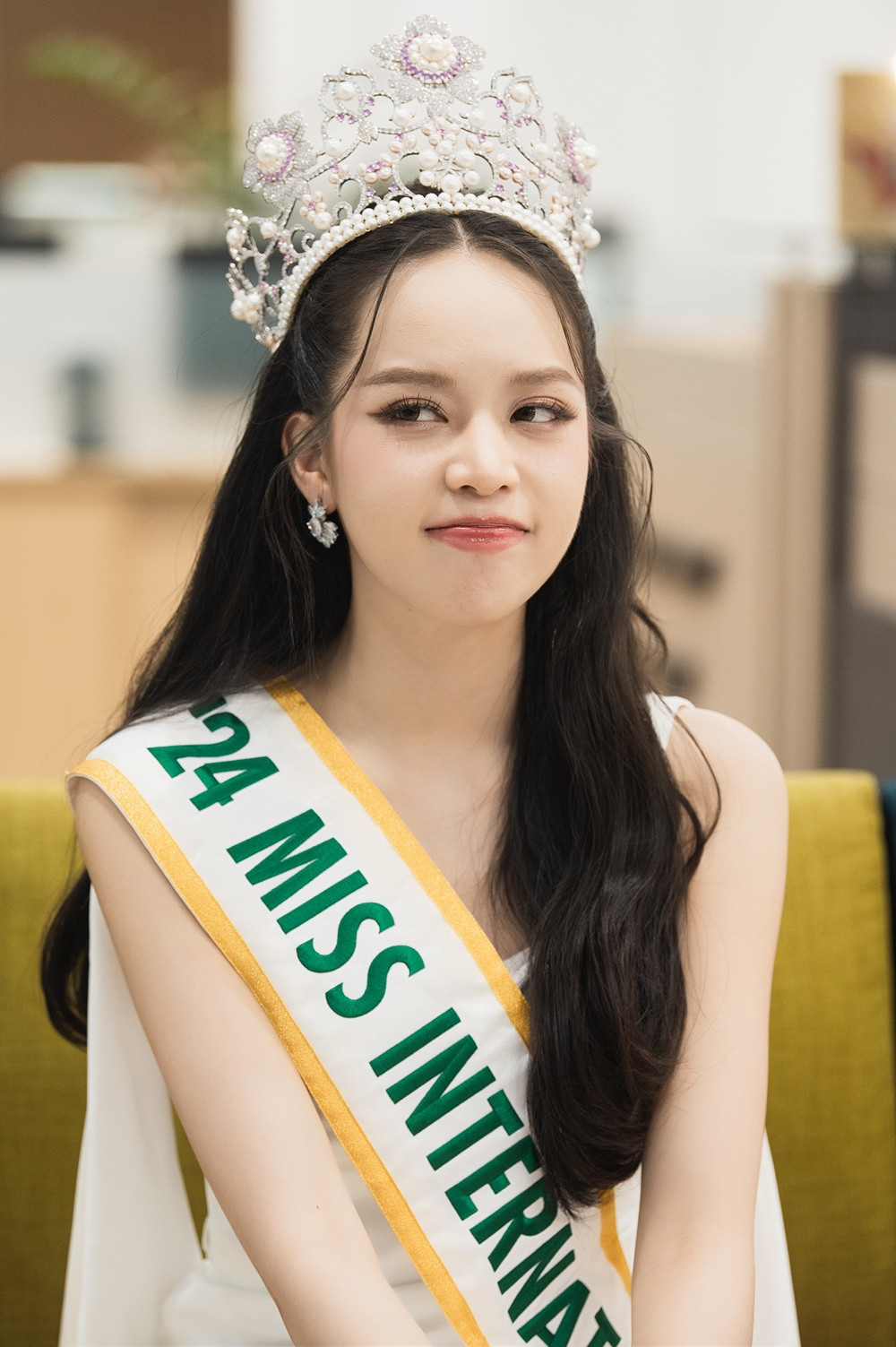 Lý do Miss International 2024 Thanh Thủy mang bộ mặt trắng bệch xuống máy bay-3