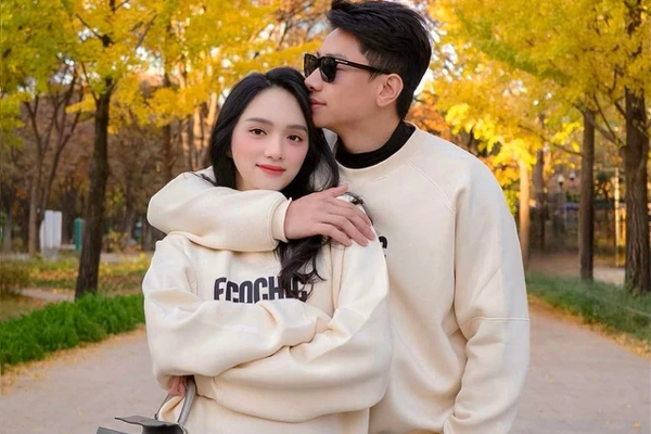 Hoa hậu Hương Giang công khai hẹn hò bạn trai hot boy kém 12 tuổi-11