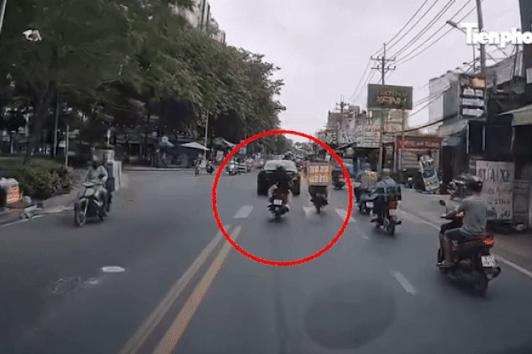 TP HCM: Cái kết của nam thanh niên đạp xe khiến người chở hàng ngã xuống đường-2