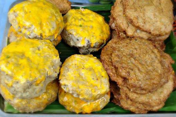 Cách làm cá viên chiên bí đỏ đơn giản-3