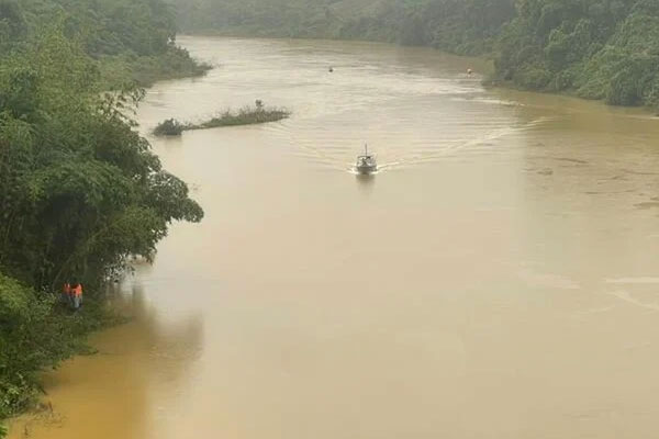 Phát hiện thi thể trôi trên sông gần trạm Cảnh sát đường thủy ở TPHCM-2