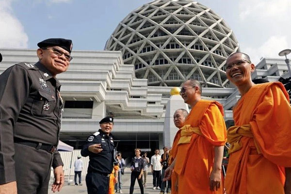 Phát hiện hơn 40 thi thể trong tu viện Thái Lan-1