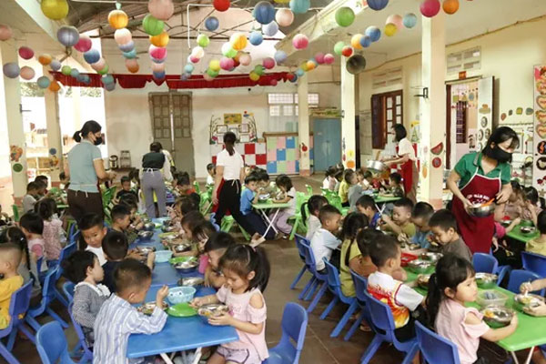 Hiệu trưởng xin từ chức sau khi cắt xén bữa ăn của học sinh-3