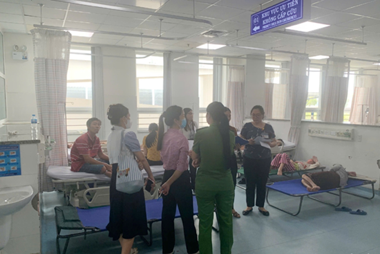 Hàng chục người nhập viện cấp cứu nghi ngộ độc sau khi ăn bánh mì ở Vũng Tàu