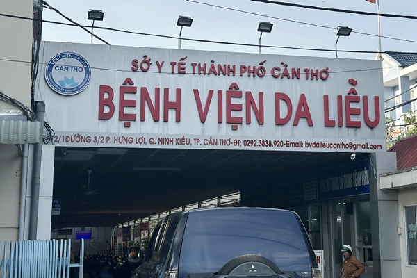 Hỏng da sau khi bôi loại kem được spa cam kết hết mụn sau 3 ngày-2