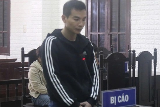 Nhẫn tâm đâm vợ cũ vì không giành được quyền nuôi con