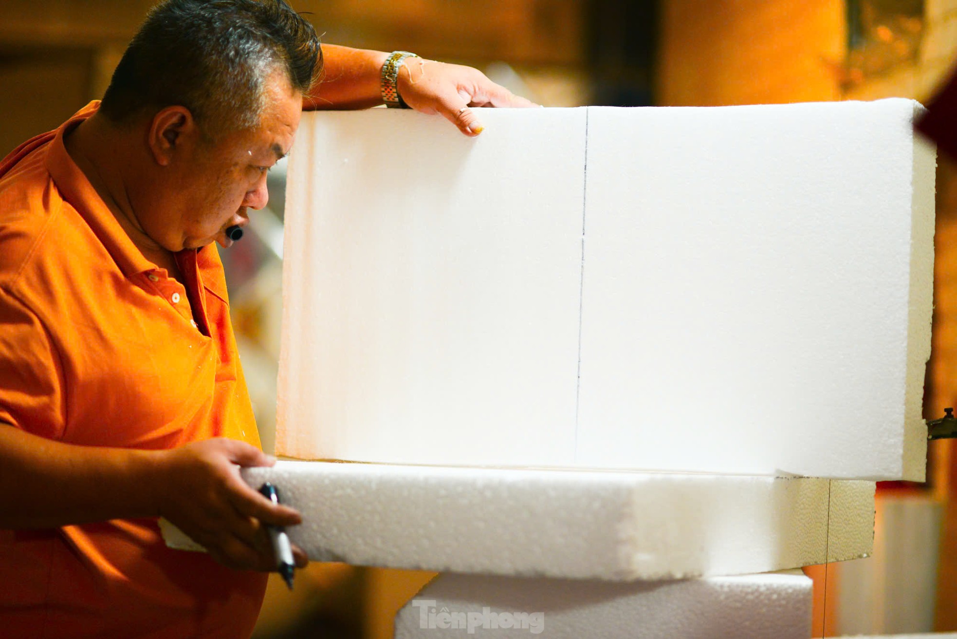 Tạo hình người tuyết, nghề lạ hái bộn tiền ở Thủ đô mùa Giáng sinh-6