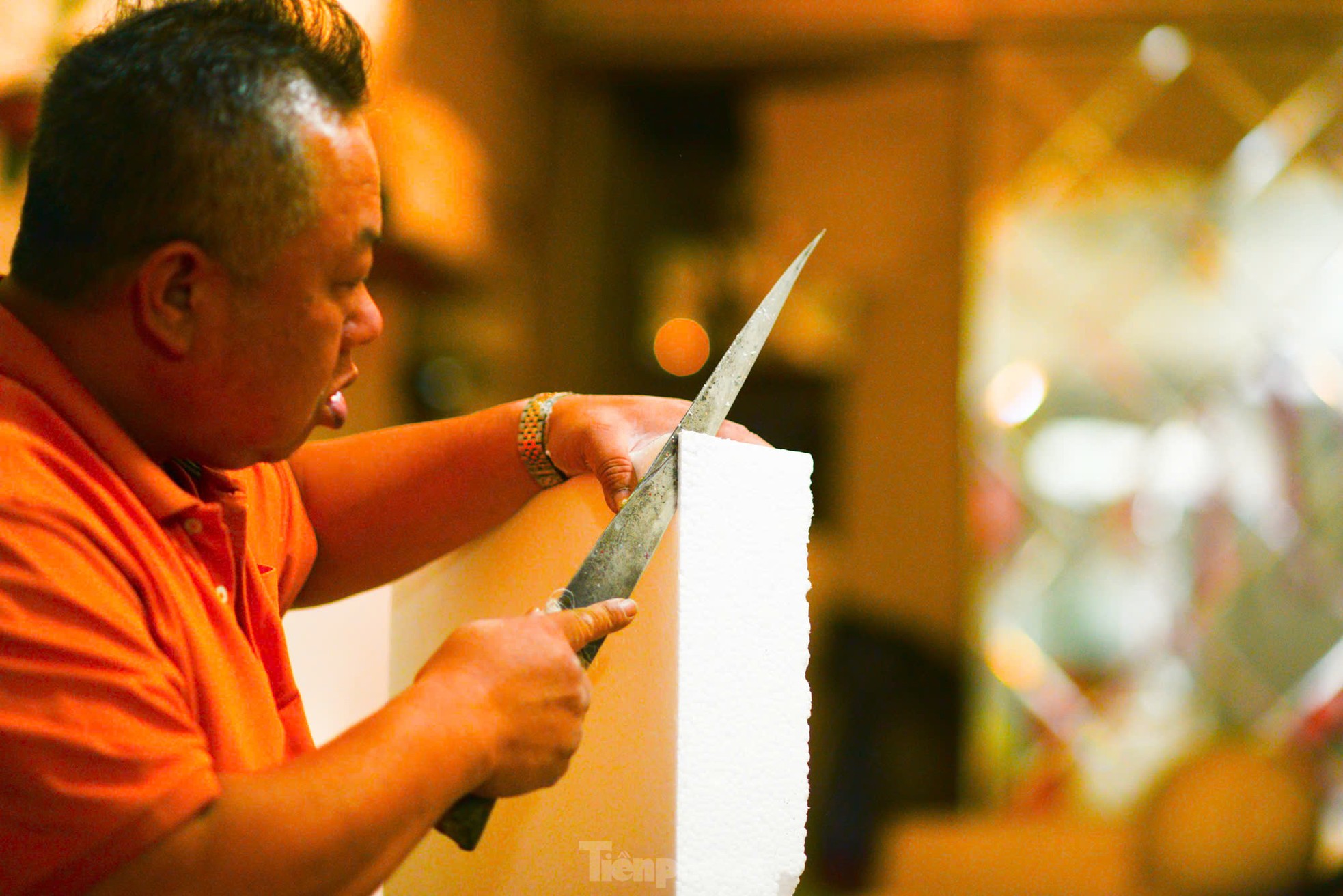 Tạo hình người tuyết, nghề lạ hái bộn tiền ở Thủ đô mùa Giáng sinh-8