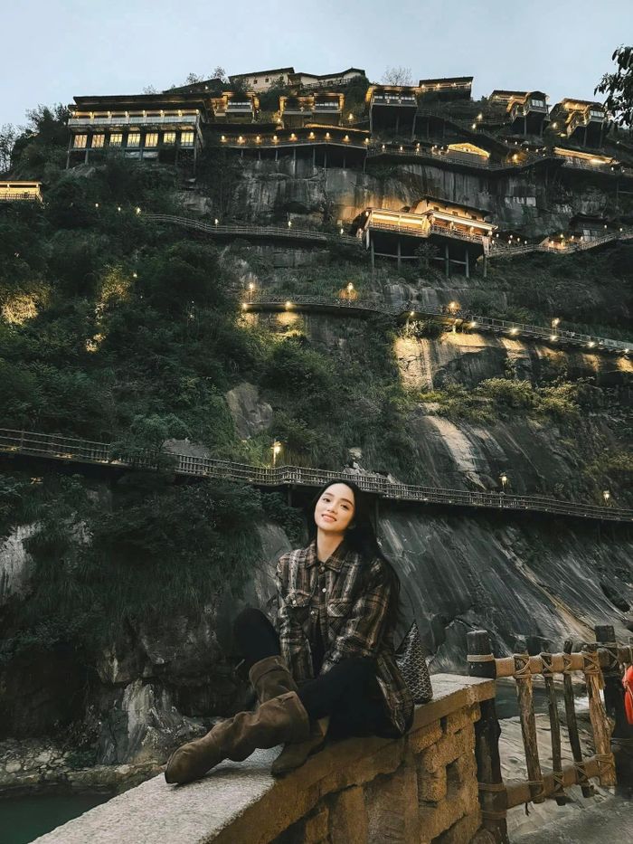 Hương Giang gợi ý set đồ mùa đông giản dị mà vẫn chảnh để đi du lịch-5