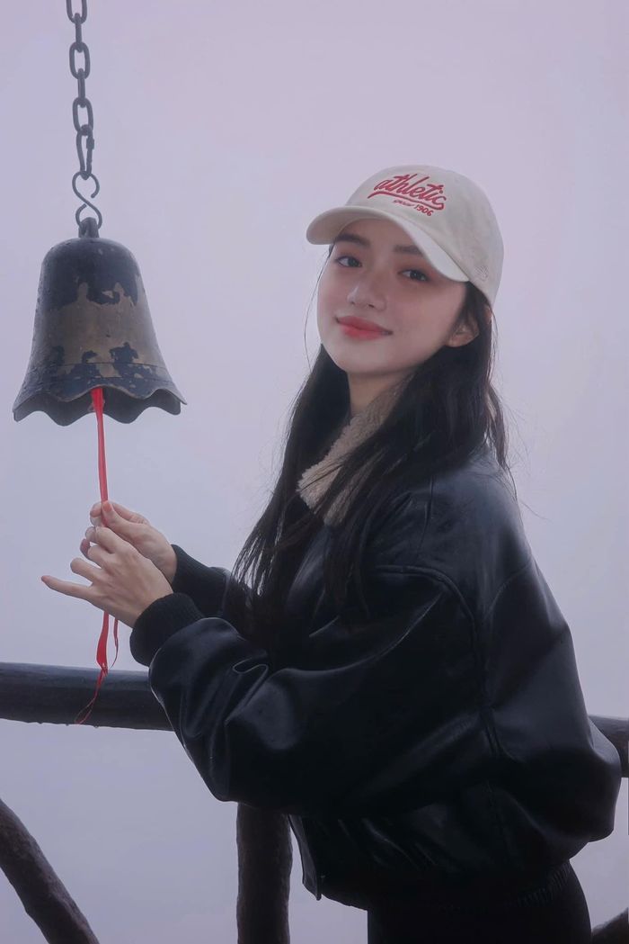 Hương Giang gợi ý set đồ mùa đông giản dị mà vẫn chảnh để đi du lịch-3