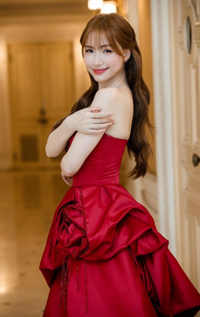 5 bà mẹ đơn thân nổi tiếng giàu có của showbiz Việt-6