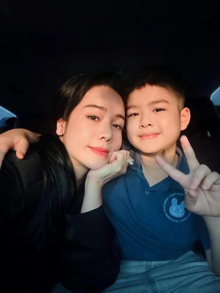 5 bà mẹ đơn thân nổi tiếng giàu có của showbiz Việt-8