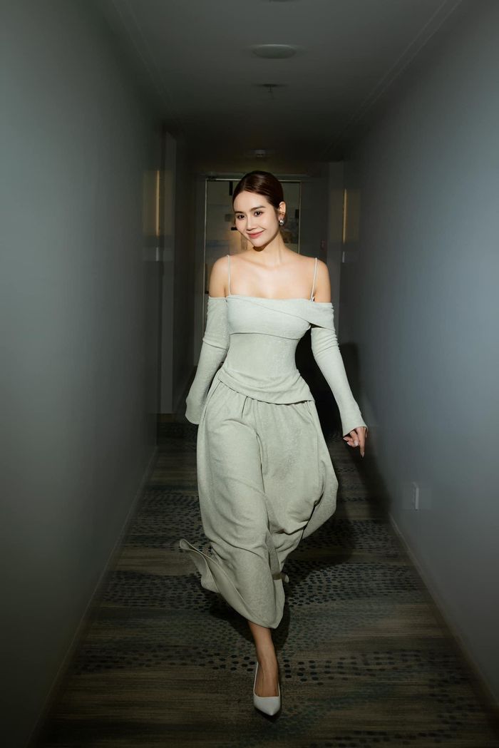 5 bà mẹ đơn thân nổi tiếng giàu có của showbiz Việt-24