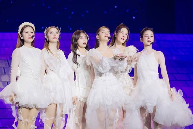 Minh Hằng khóc, liên tục xin lỗi khi 2 chị đẹp chung đội bị loại-1