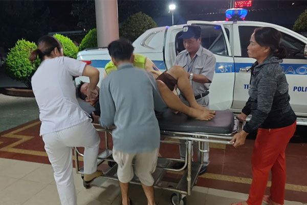 Phát hiện kịp thời tài xế nghi bị đột quỵ, chạy xe loạng choạng trên cao tốc-1