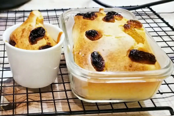 Bỏ việc văn phòng, người mẹ ở Hà Nội làm bánh hoa 10 triệu đồng gây tranh cãi-12