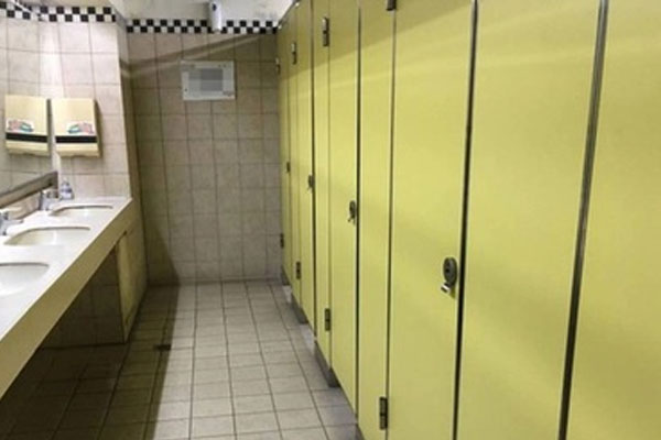 Lắp camera quay lén trong nhà vệ sinh, thầy hiệu trưởng ở Trung Quốc bị bắt-2