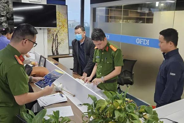 Chiêu lừa phụ nữ trung niên trên ứng dụng hẹn hò của đại gia rởm-2