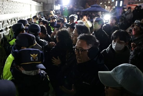 Những hình ảnh Hàn Quốc thiết quân luật tối 3/12