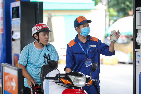 Giá xăng RON 95 giảm về hơn 20.500 đồng/lít, xăng E5 tăng 20 đồng/lít-3