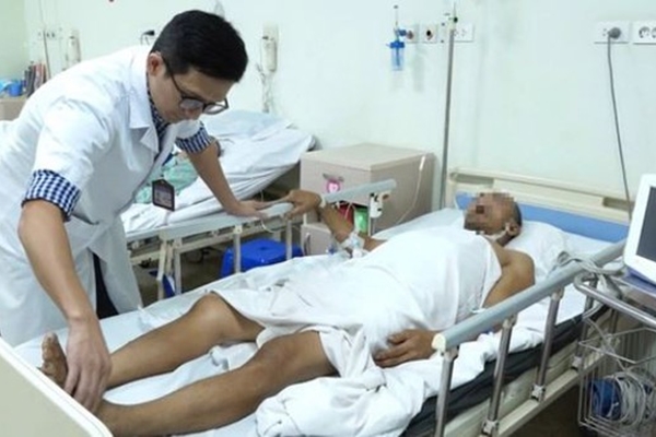 Liệt nửa người sau mũi tiêm trị đau vai gáy-2