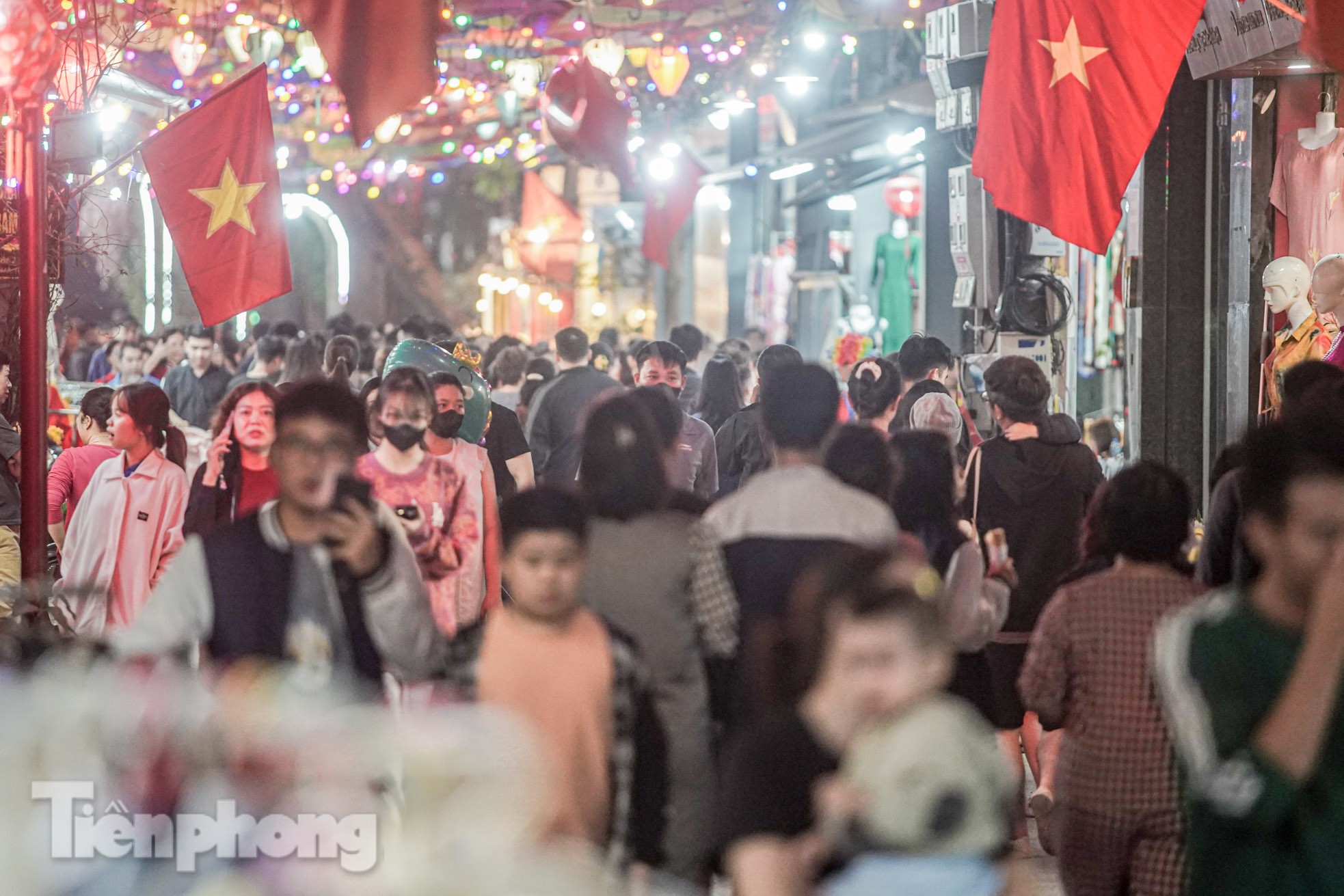 Rực rỡ sắc màu quê lụa Hà Đông trong tuần lễ làng nghề Vạn Phúc-3