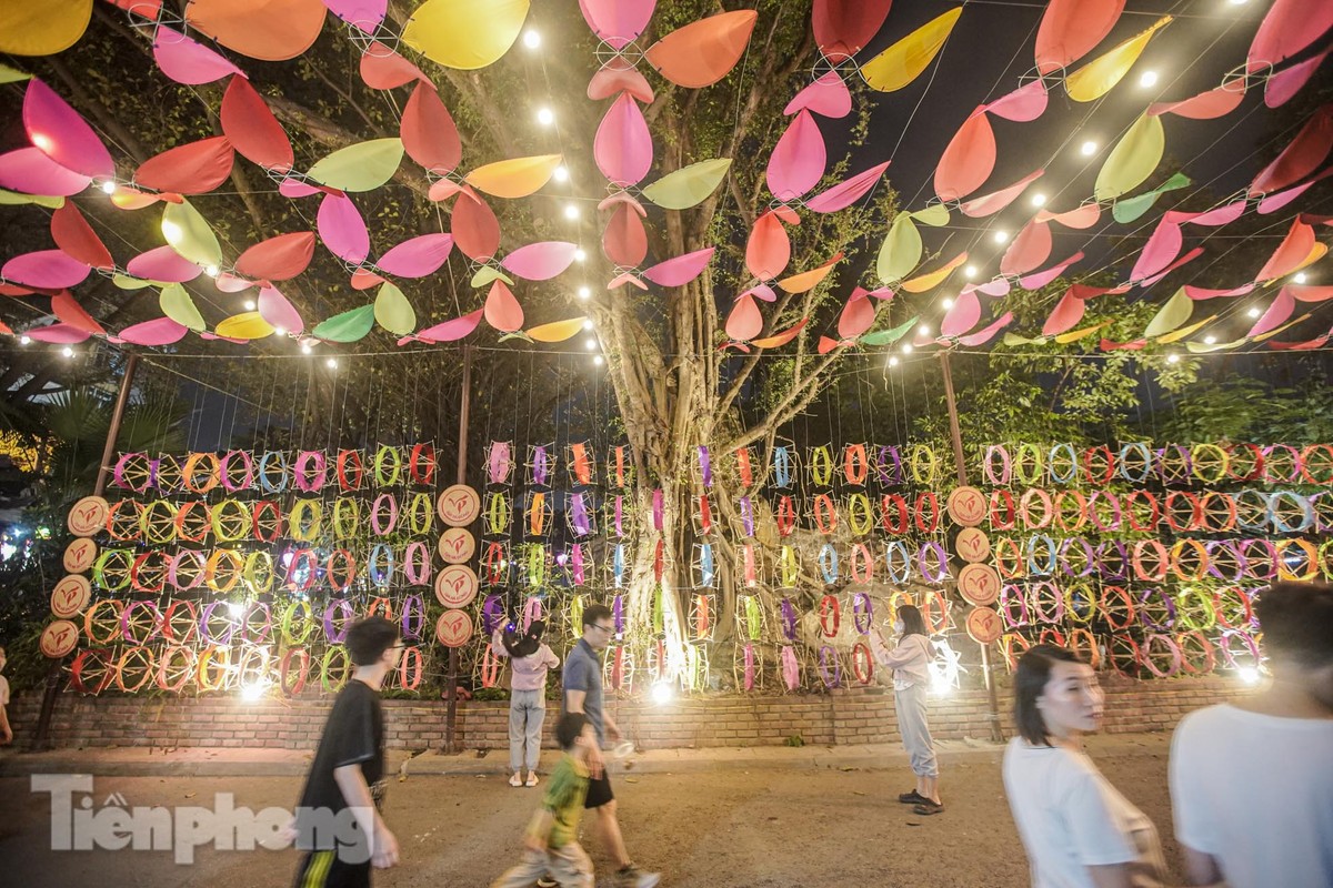 Rực rỡ sắc màu quê lụa Hà Đông trong tuần lễ làng nghề Vạn Phúc-4