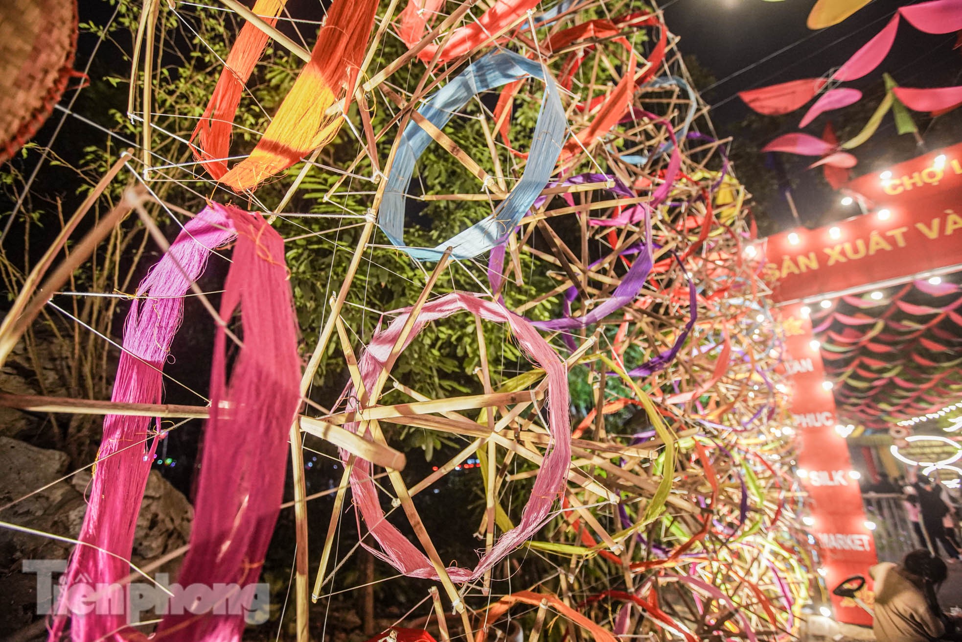 Rực rỡ sắc màu quê lụa Hà Đông trong tuần lễ làng nghề Vạn Phúc-5