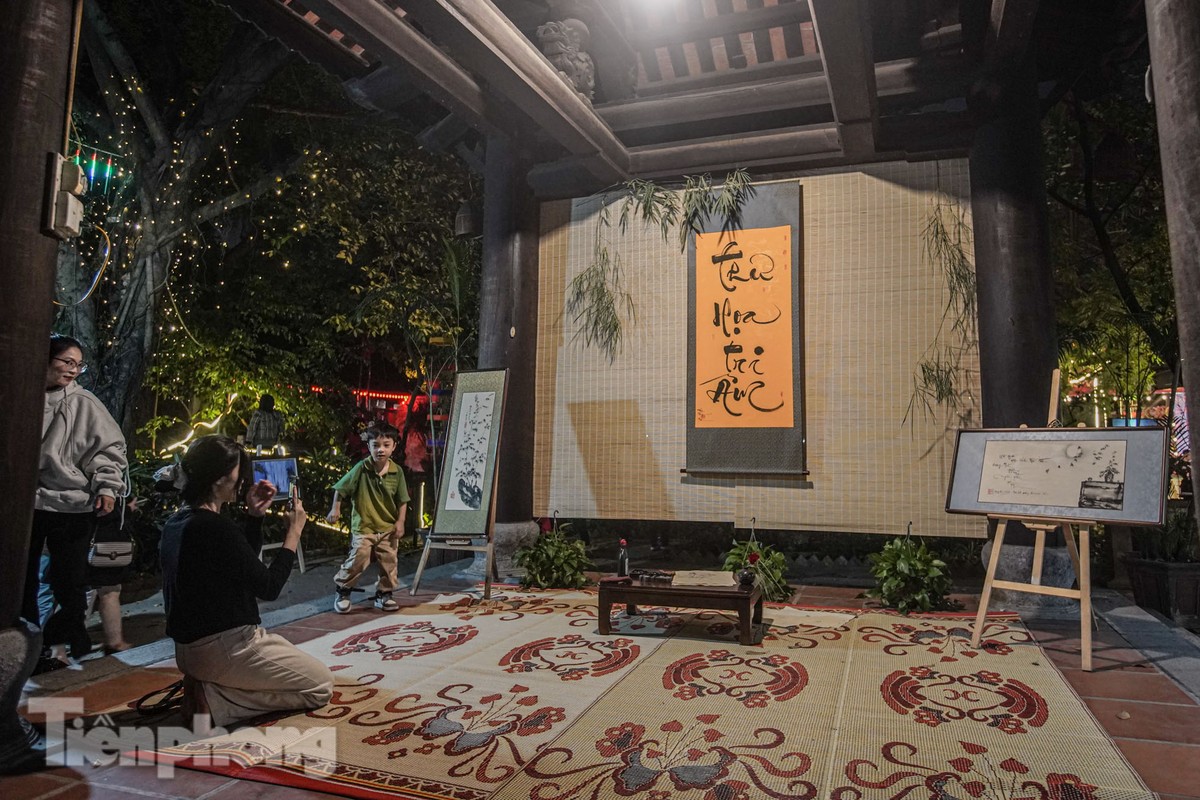 Rực rỡ sắc màu quê lụa Hà Đông trong tuần lễ làng nghề Vạn Phúc-10