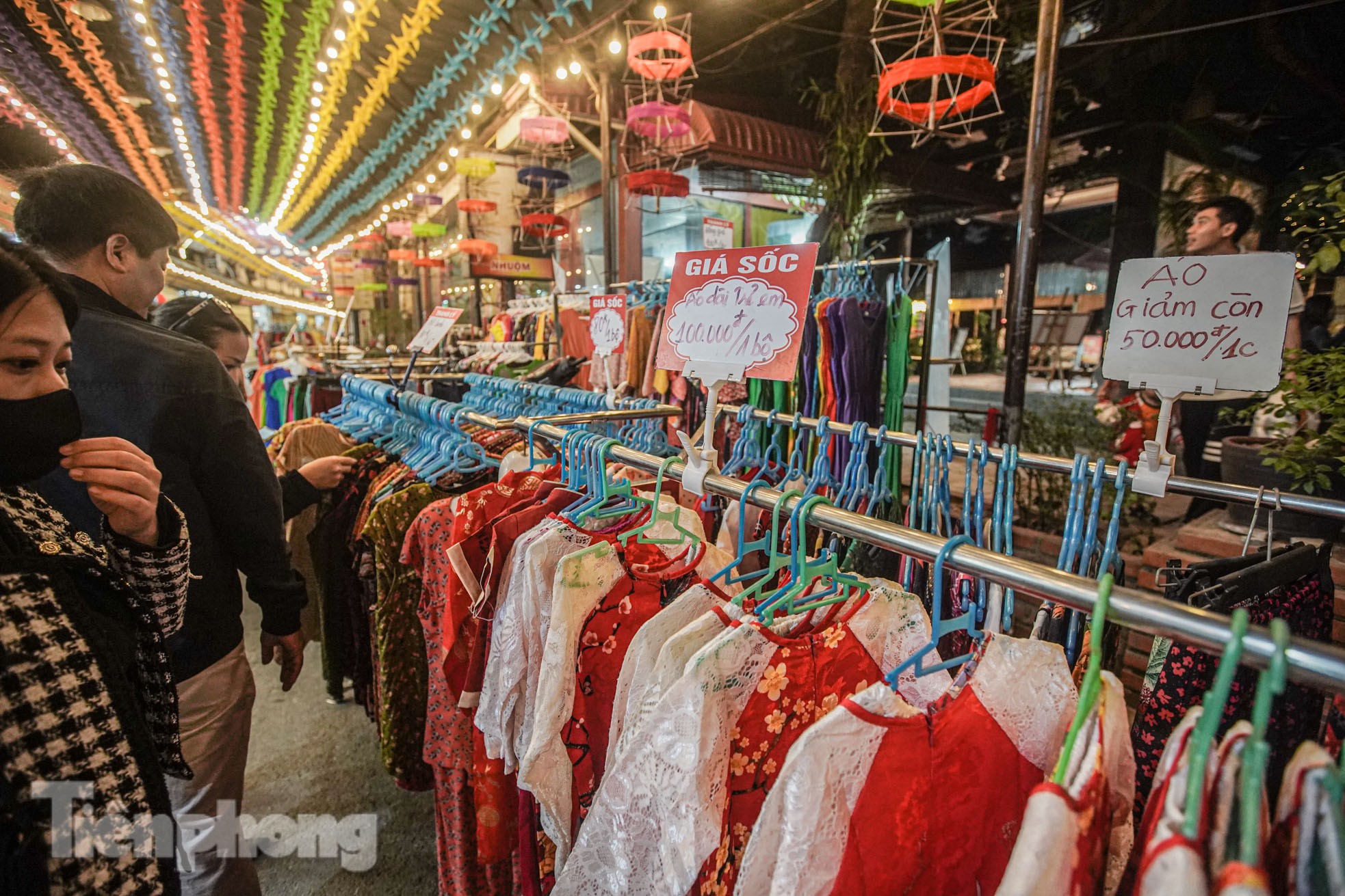 Rực rỡ sắc màu quê lụa Hà Đông trong tuần lễ làng nghề Vạn Phúc-11