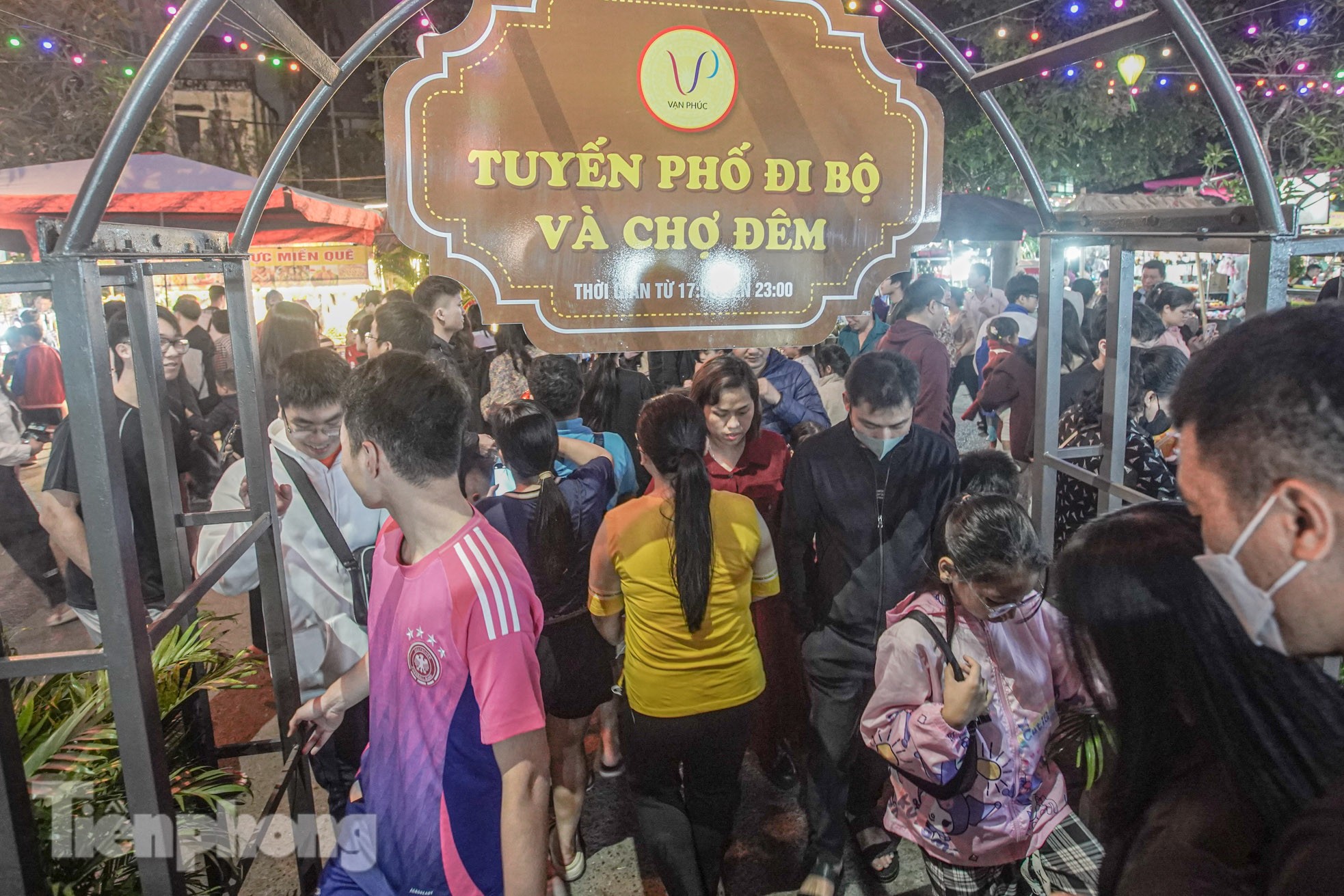 Rực rỡ sắc màu quê lụa Hà Đông trong tuần lễ làng nghề Vạn Phúc-15