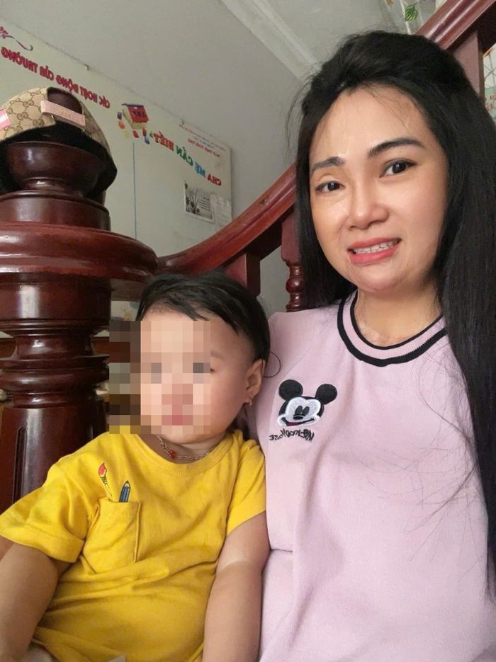 Nỗi đau của nữ giáo viên bị chồng tưới axit trước mặt con gái-3