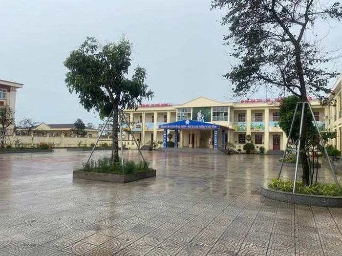 Xưng cô giáo mới, chiếm đoạt trang sức của nhiều học sinh-1