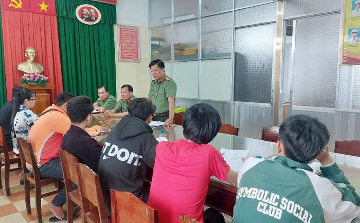 Cả gia đình bán tài khoản ngân hàng, công an cảnh báo khẩn-2