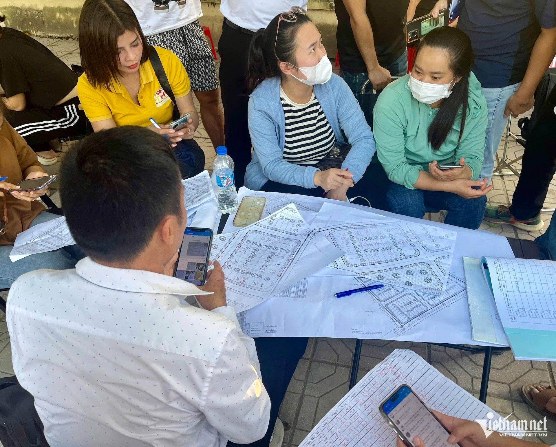 Kẽ hở từ màn đấu giá đất 30 tỷ/m2, khách đồng loạt ‘quay xe’ bỏ cuộc-2