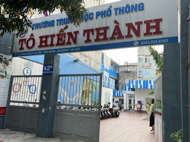 Tuyển sinh chui 174 học sinh, Trường Tô Hiến Thành bị phạt 20 triệu đồng-1
