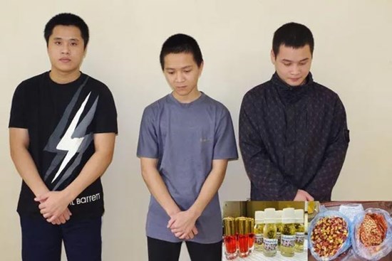 Hàng trăm người sập bẫy mua 'bùa yêu' của 3 đối tượng ở Hà Nam