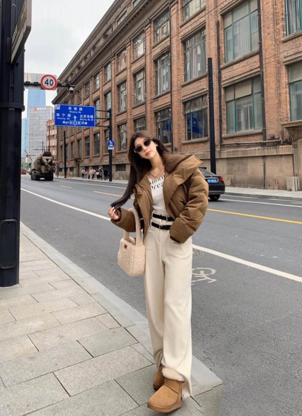 Cách phối đồ với quần trắng cạp cao-10