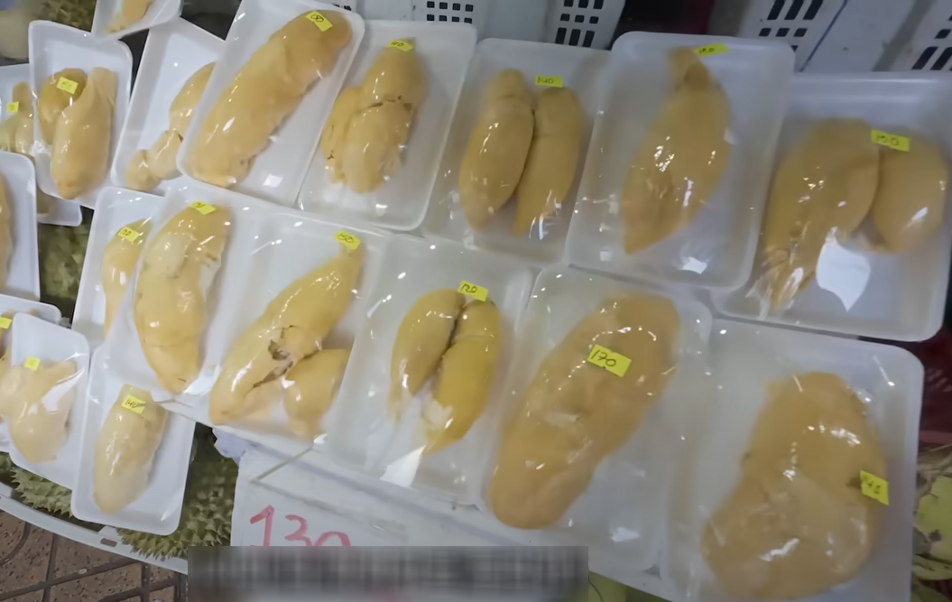 Phản ứng bất ngờ của khách Hàn lần đầu nếm đặc sản nặng mùi ở Việt Nam-3