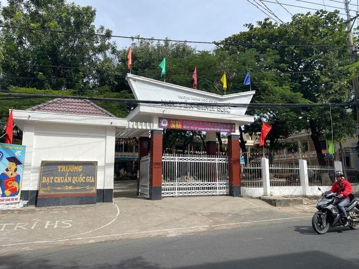 Nữ sinh lớp 6 bị nhóm bạn vây đánh tại nhà-1