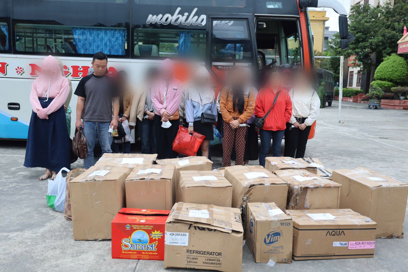 Khởi tố 13 đối tượng ghép ảnh nhạy cảm, đe dọa nạn nhân để đòi nợ-2