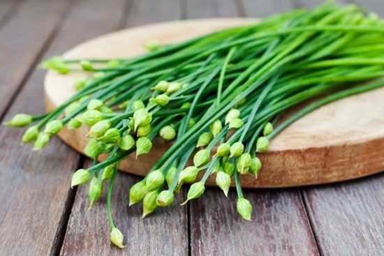 Loại rau dài như “bó đũa” ăn vào cực bổ dưỡng, nhiều người không biết toàn đổ bỏ